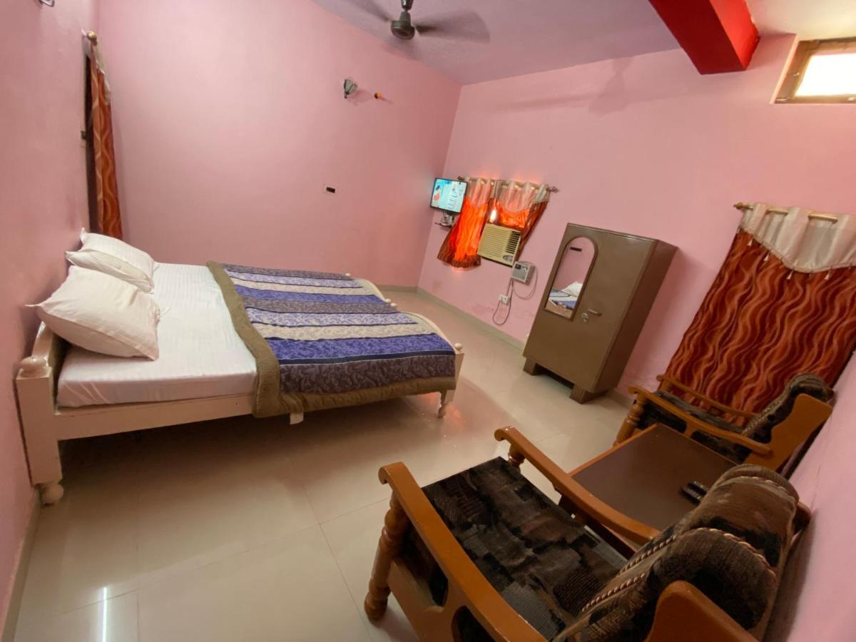 Hotel Shri Mahant Orchha 5 Mint Walking From Ram Raja Temple Экстерьер фото