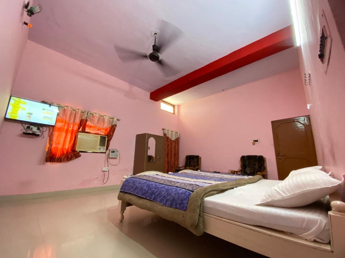 Hotel Shri Mahant Orchha 5 Mint Walking From Ram Raja Temple Экстерьер фото