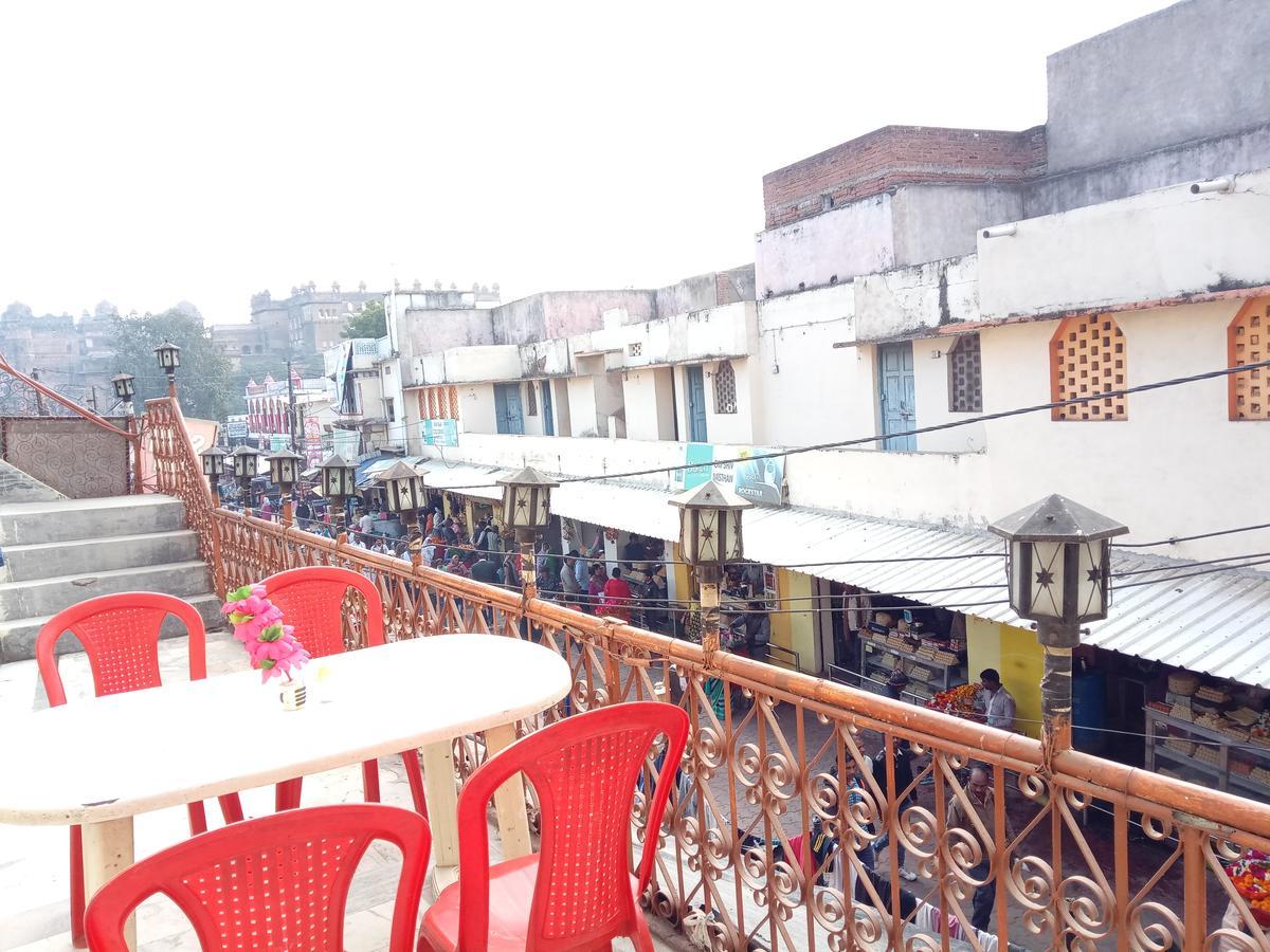 Hotel Shri Mahant Orchha 5 Mint Walking From Ram Raja Temple Экстерьер фото