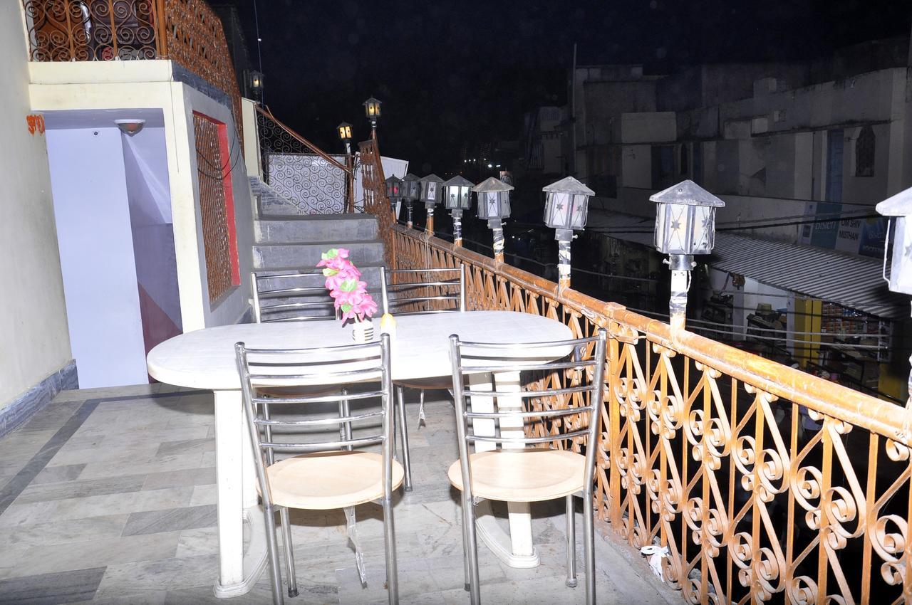 Hotel Shri Mahant Orchha 5 Mint Walking From Ram Raja Temple Экстерьер фото