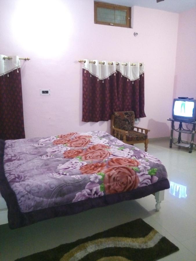 Hotel Shri Mahant Orchha 5 Mint Walking From Ram Raja Temple Экстерьер фото