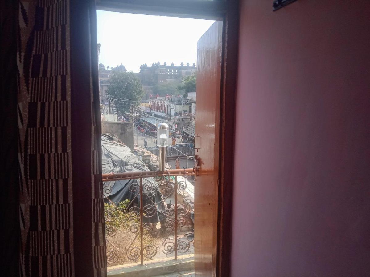 Hotel Shri Mahant Orchha 5 Mint Walking From Ram Raja Temple Экстерьер фото