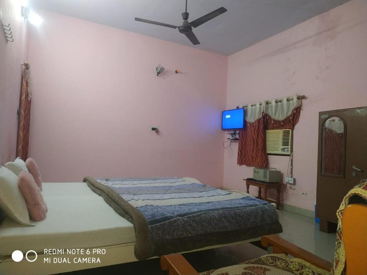 Hotel Shri Mahant Orchha 5 Mint Walking From Ram Raja Temple Экстерьер фото